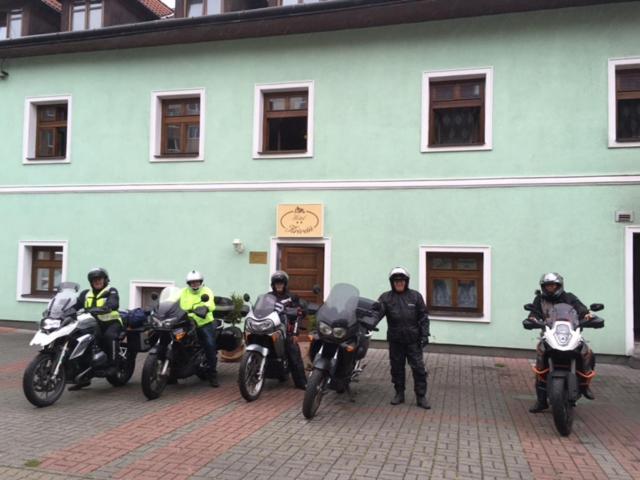 Hotel Krivan Kysucke Nove Mesto Exterior foto